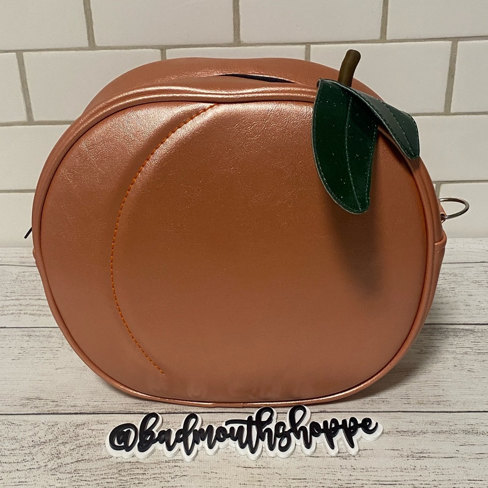 *Double K Originals Kitsch Peach Fruit Crossbody Handbag Purse